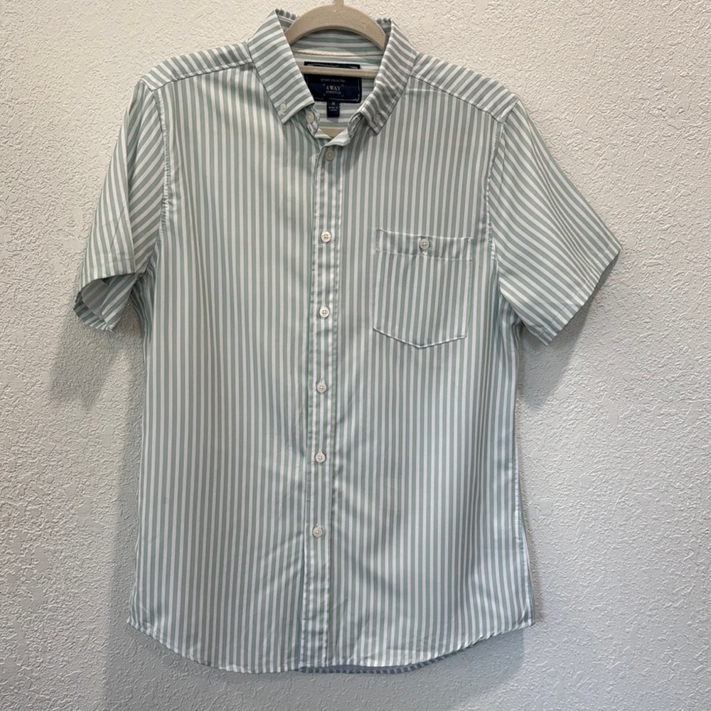 Tommy Hilfiger Men's Green Striped Shirt